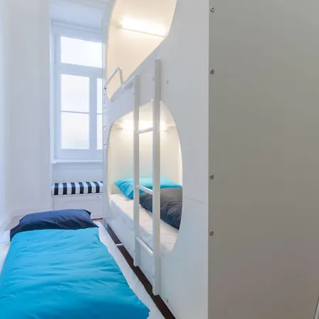 Nlc Hostel * Lisbon
